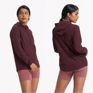 Vuori Outdoor Trainer Shell Jacket Ruby Size X Small